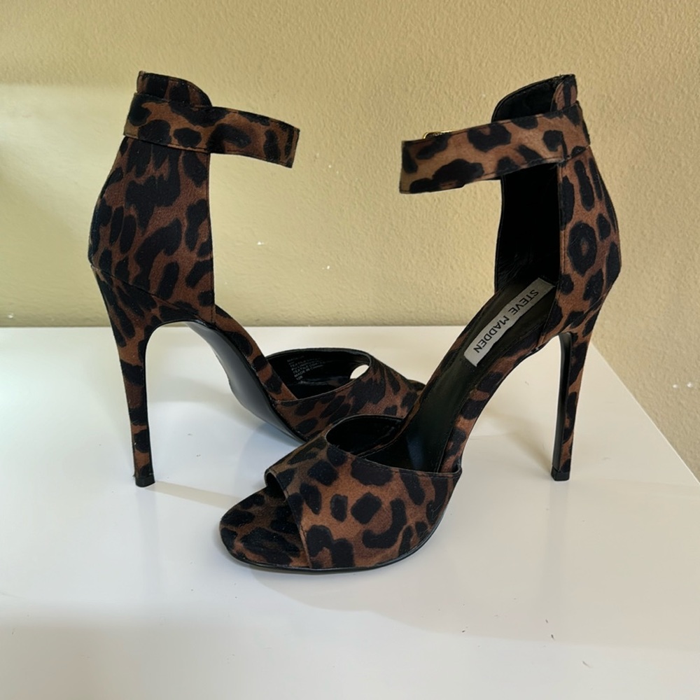 Steve Madden Made Up Leopard Fabric Size 8.0